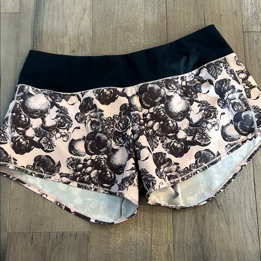 Floral Print Oiselle Running shorts